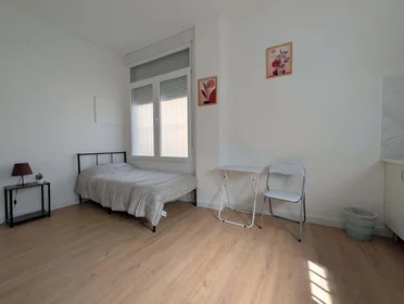 Chambre privée à C. de Tucán, 11, bajo, 1, Carabanchel, 28025 Madrid, Spain, image 7 de 18