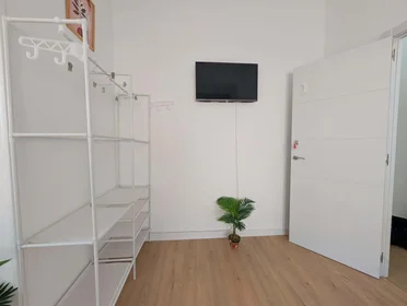 Chambre privée à C. de Tucán, 11, bajo, 1, Carabanchel, 28025 Madrid, Spain, image 8 de 18