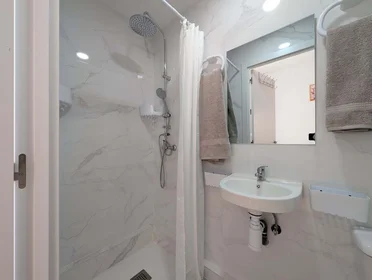 Chambre privée à C. de Tucán, 11, bajo, 1, Carabanchel, 28025 Madrid, Spain, image 9 de 18