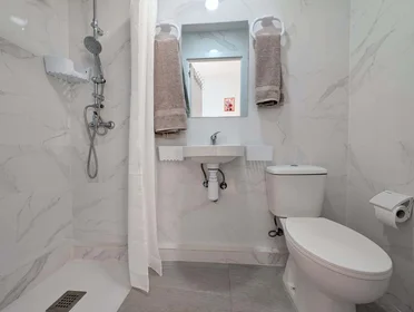 Chambre privée à C. de Tucán, 11, bajo, 1, Carabanchel, 28025 Madrid, Spain, image 10 de 18