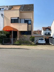 Quarto privado em Tucholskystraße 80, 60598 Frankfurt am Main, Germany, imagem 12 de 16