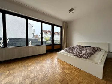 Quarto privado em Tucholskystraße 80, 60598 Frankfurt am Main, Germany, imagem 13 de 16