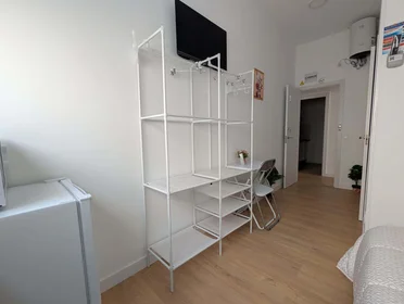 Chambre privée à C. de Tucán, 11, bajo, 1, Carabanchel, 28025 Madrid, Spain, image 4 de 15