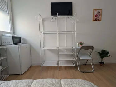 Chambre privée à C. de Tucán, 11, bajo, 1, Carabanchel, 28025 Madrid, Spain, image 5 de 15
