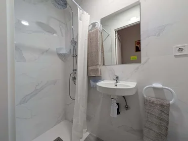 Chambre privée à C. de Tucán, 11, bajo, 1, Carabanchel, 28025 Madrid, Spain, image 3 de 14