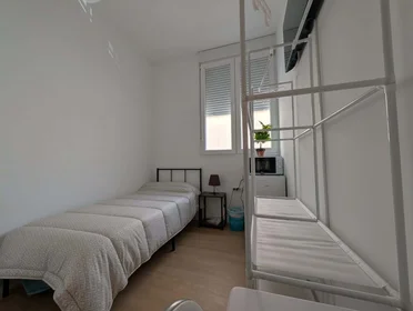 Chambre privée à C. de Tucán, 11, bajo, 1, Carabanchel, 28025 Madrid, Spain, image 6 de 14