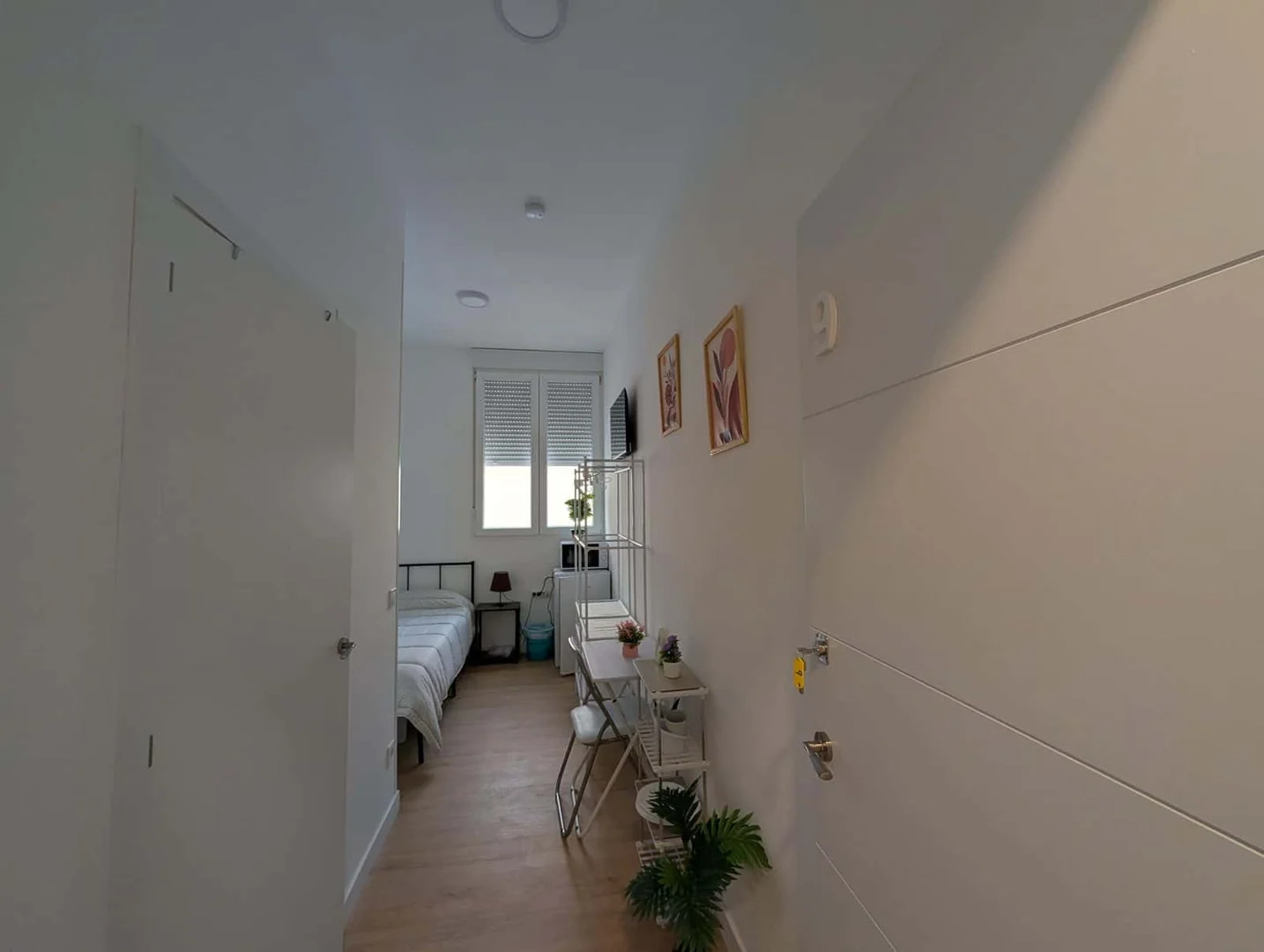 Chambre abordable pour les étudiants avec un bon éclairage dans 