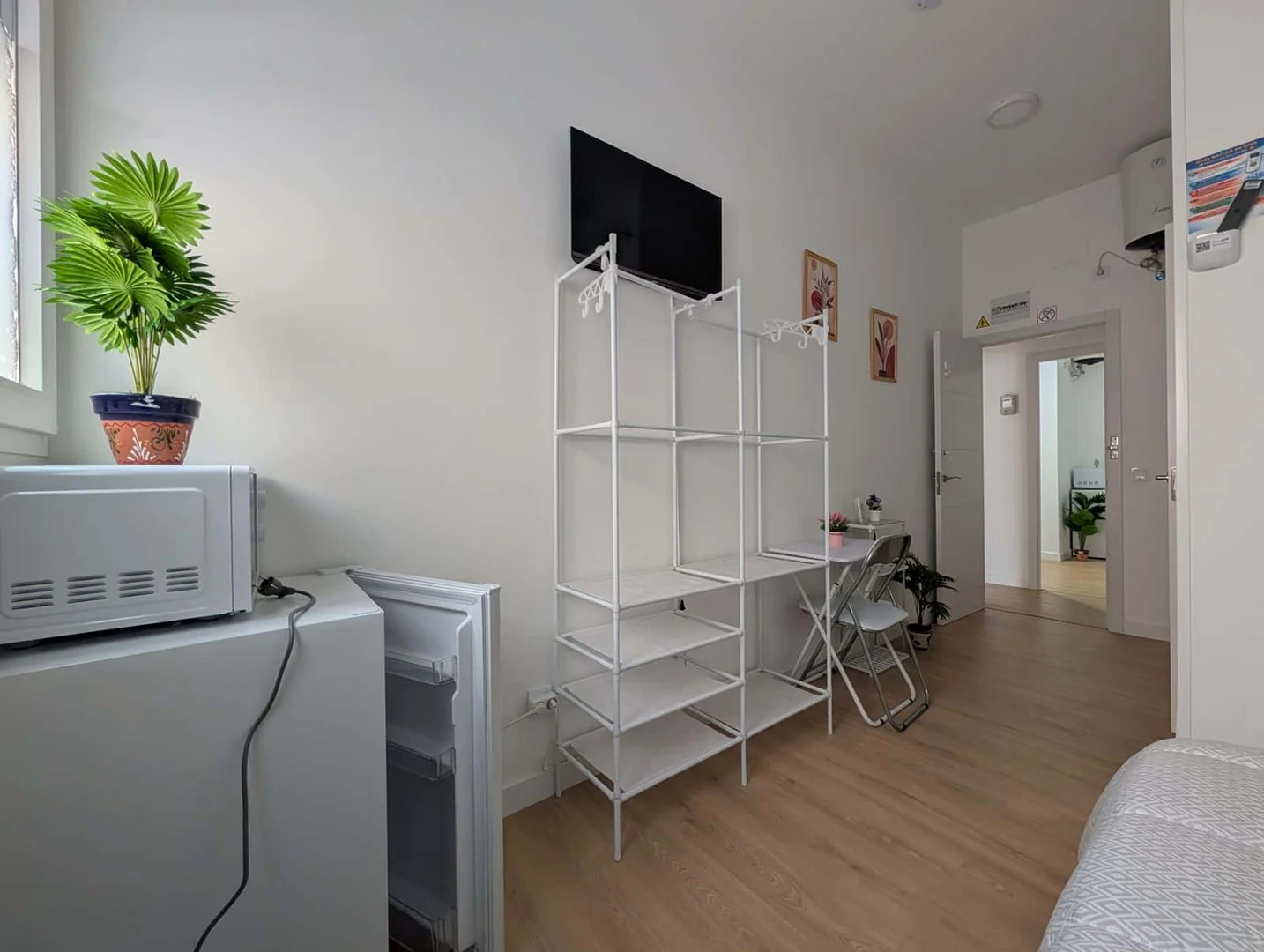 Chambre conviviale pour les étudiants dans  avec des équipements modernes