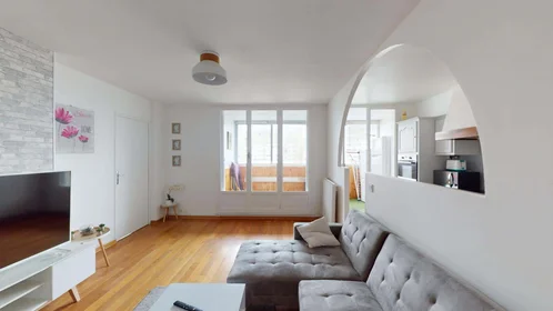 Chambre privée à Pl. Voltaire, 45100 Orléans, France, image 4 de 19