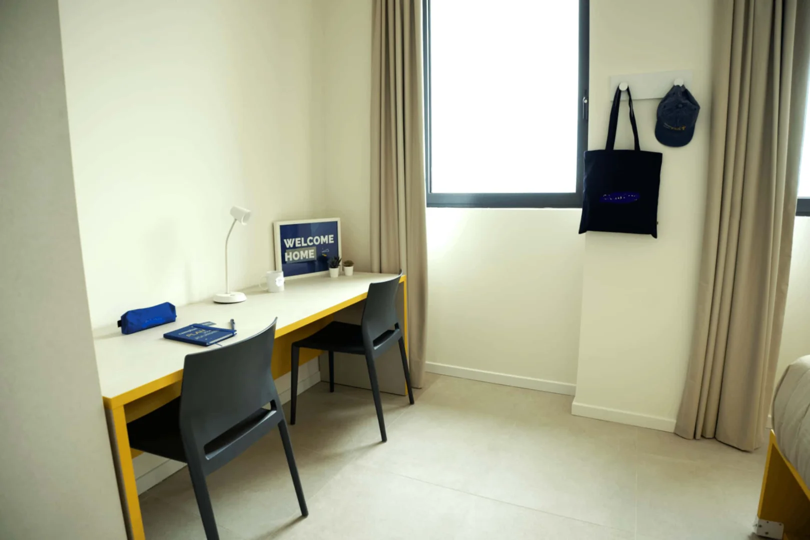 Habitación asequible para estudiantes con buena iluminación en 