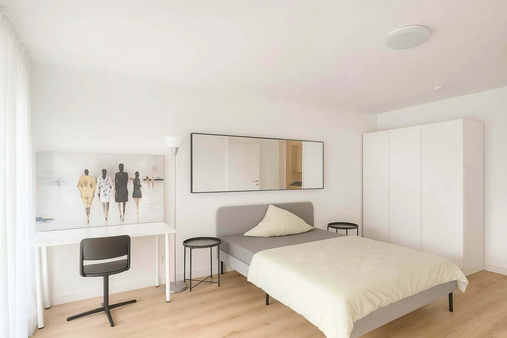 Economical student room with convenient location in