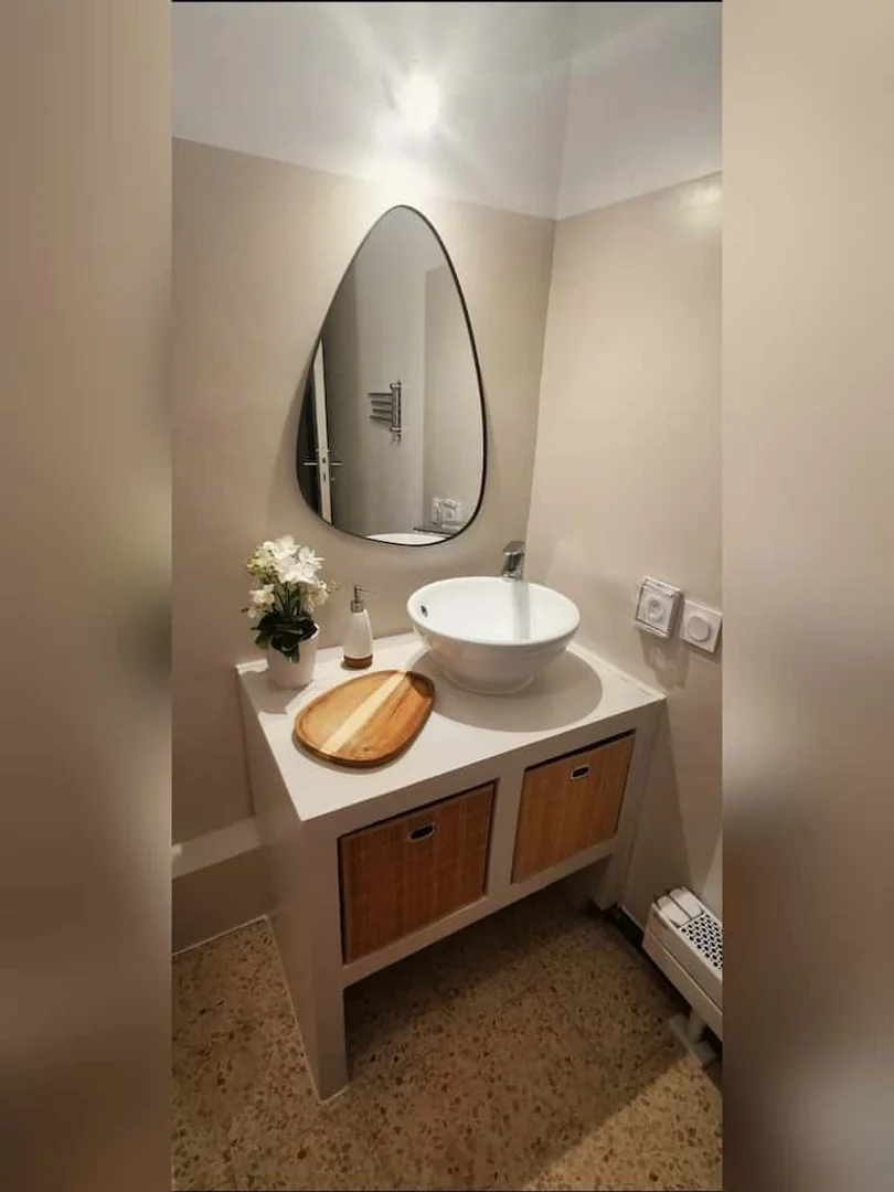 5 Av. Jean Boccace, 84000 Avignon, France