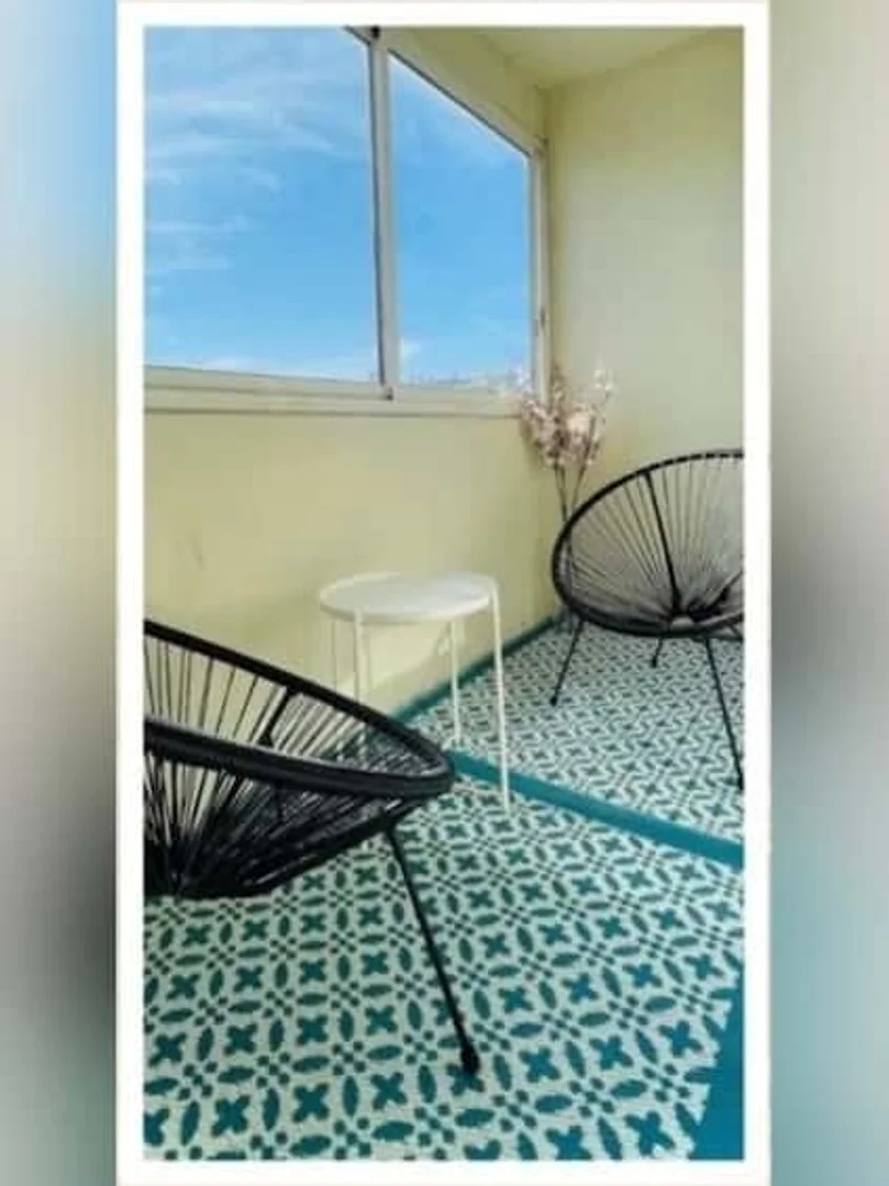 5 Av. Jean Boccace, 84000 Avignon, France