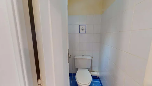 Alojamiento entero en 16 Av. des Champs Perdrix, 21000 Dijon, France, imagen 29 de 30