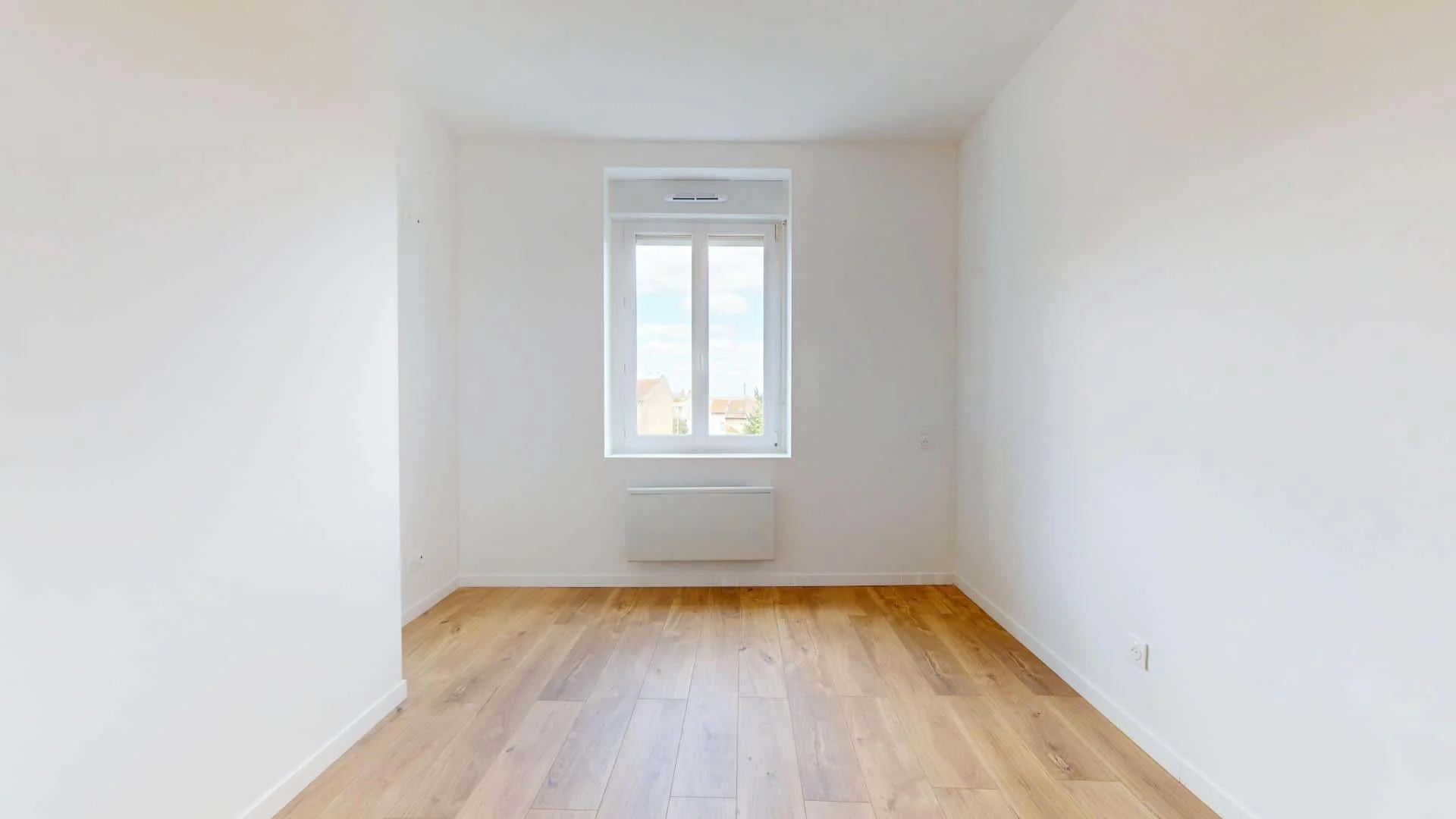 Chambre confortable pour étudiants disponible dans 