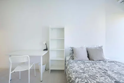 Privatzimmer in der Av. Elias Garcia 147, 1050-154 Lisboa, Portogallo, bild 2 von 44