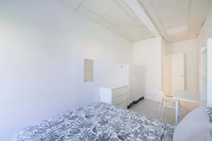 Privatzimmer in der Av. Elias Garcia 147, 1050-154 Lisboa, Portogallo, bild 3 von 44