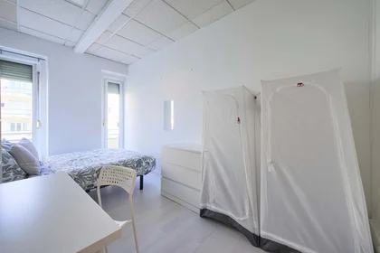 Privatzimmer in der Av. Elias Garcia 147, 1050-154 Lisboa, Portogallo, bild 5 von 44
