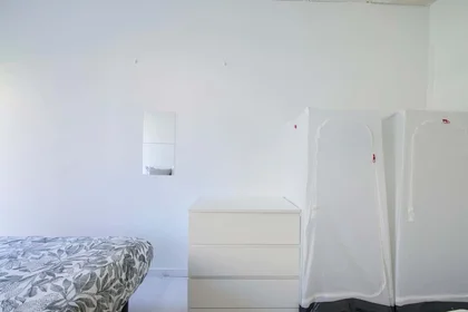 Privatzimmer in der Av. Elias Garcia 147, 1050-154 Lisboa, Portogallo, bild 10 von 44
