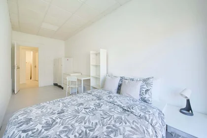 Privatzimmer in der Av. Elias Garcia 147, 1050-154 Lisboa, Portogallo, bild 1 von 41