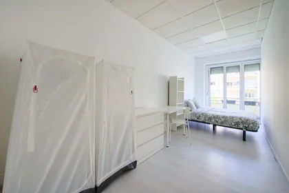 Privatzimmer in der Av. Elias Garcia 147, 1050-154 Lisboa, Portogallo, bild 2 von 41