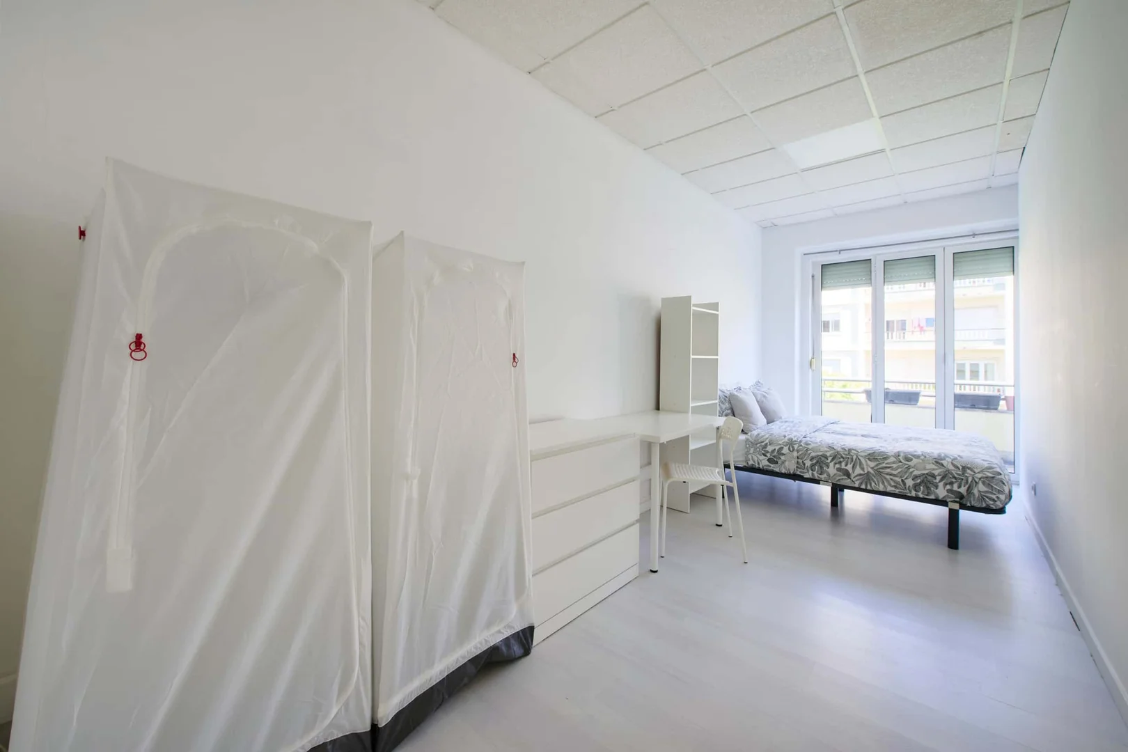 Bright and airy student room with easy university access in