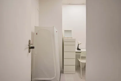 Privatzimmer in der Av. Elias Garcia 147, 1050-154 Lisboa, Portogallo, bild 2 von 41