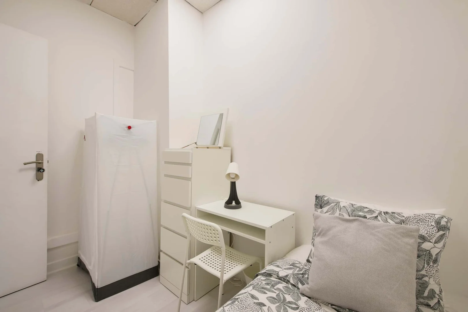 Helles und luftiges Studentenzimmer mit einfachem Zugang zur Universität in