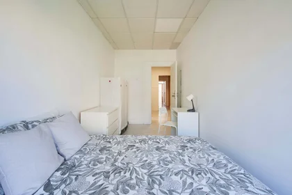 Privatzimmer in der Av. Elias Garcia 147, 1050-154 Lisboa, Portogallo, bild 1 von 42