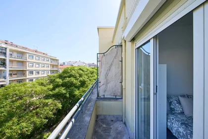 Privatzimmer in der Av. Elias Garcia 147, 1050-154 Lisboa, Portogallo, bild 3 von 42