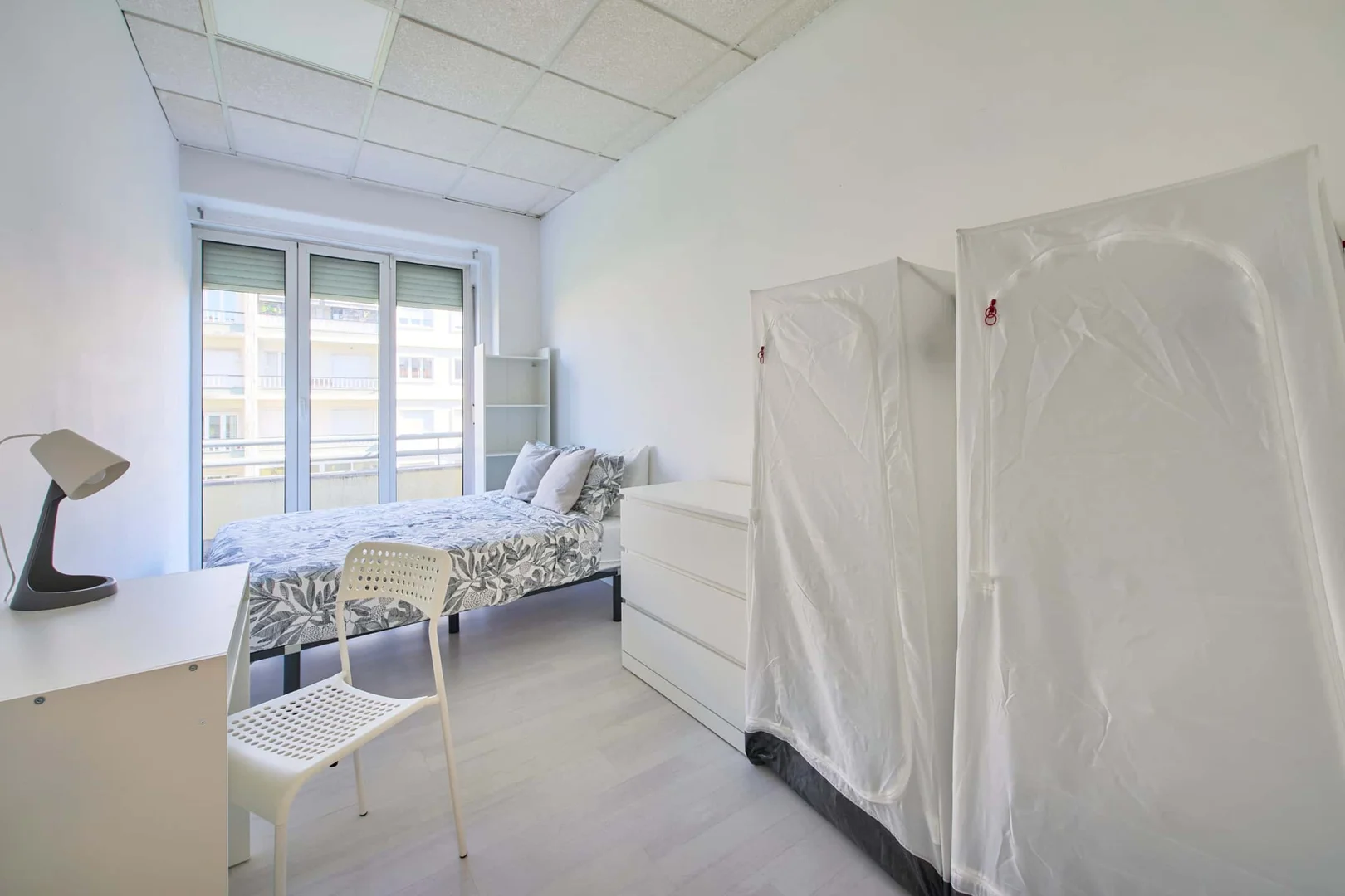 Zimmer in Studentenwohnung in  zu vermieten, voll möbliert