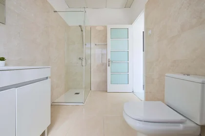 Privatzimmer in der Av. Elias Garcia 147, 1050-154 Lisboa, Portogallo, bild 24 von 42