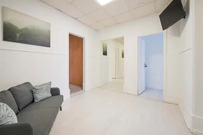 Privatzimmer in der Av. Elias Garcia 147, 1050-154 Lisboa, Portogallo, bild 25 von 42