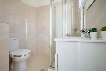 Privatzimmer in der Av. Elias Garcia 147, 1050-154 Lisboa, Portogallo, bild 34 von 42