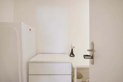 Privatzimmer in der Av. Elias Garcia 147, 1050-154 Lisboa, Portogallo, bild 5 von 42