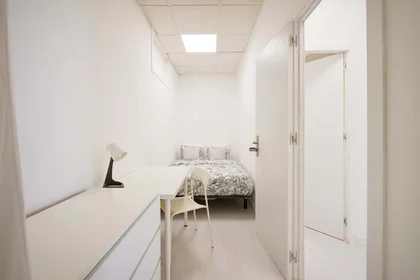 Privatzimmer in der Av. Elias Garcia 147, 1050-154 Lisboa, Portogallo, bild 6 von 42