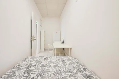 Privatzimmer in der Av. Elias Garcia 147, 1050-154 Lisboa, Portogallo, bild 7 von 42