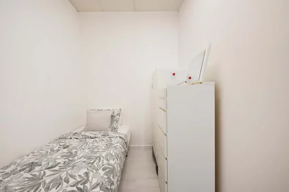 Privatzimmer in der Av. Elias Garcia 147, 1050-154 Lisboa, Portogallo, bild 1 von 10