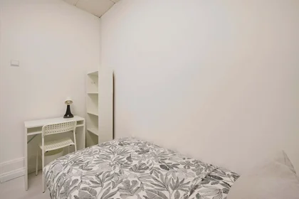 Privatzimmer in der Av. Elias Garcia 147, 1050-154 Lisboa, Portogallo, bild 2 von 43