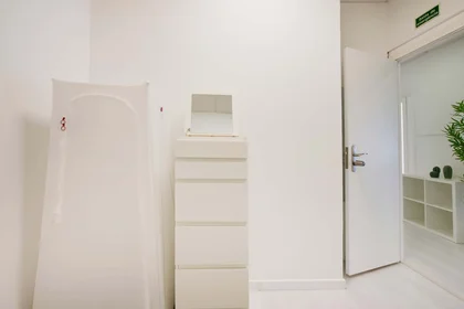 Privatzimmer in der Av. Elias Garcia 147, 1050-154 Lisboa, Portogallo, bild 3 von 43