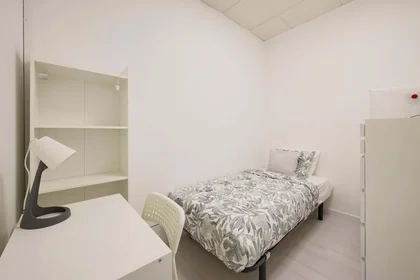 Privatzimmer in der Av. Elias Garcia 147, 1050-154 Lisboa, Portogallo, bild 7 von 43
