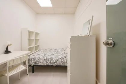 Privatzimmer in der Av. Elias Garcia 147, 1050-154 Lisboa, Portogallo, bild 3 von 40