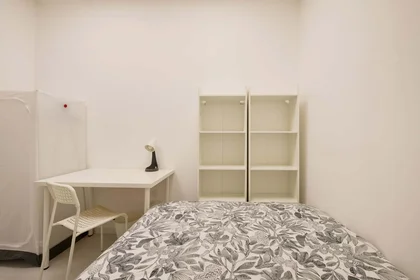 Privatzimmer in der Av. Elias Garcia 147, 1050-154 Lisboa, Portogallo, bild 5 von 40