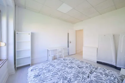 Privatzimmer in der Av. Elias Garcia 147, 1050-154 Lisboa, Portogallo, bild 3 von 46