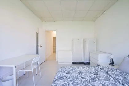 Privatzimmer in der Av. Elias Garcia 147, 1050-154 Lisboa, Portogallo, bild 8 von 46