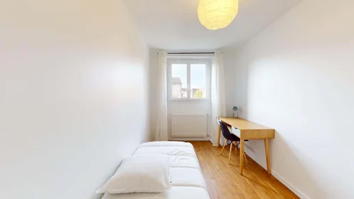 Alojamiento entero en 13 Rue Charles Dumont, 21000 Dijon, France, imagen 8 de 23