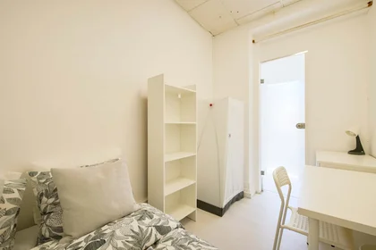 Privatzimmer in der Av. Elias Garcia 147, 1050-154 Lisboa, Portogallo, bild 5 von 43
