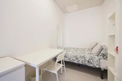 Privatzimmer in der Av. Elias Garcia 147, 1050-154 Lisboa, Portogallo, bild 9 von 43