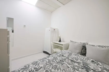 Privatzimmer in der Av. Elias Garcia 147, 1050-154 Lisboa, Portogallo, bild 6 von 44