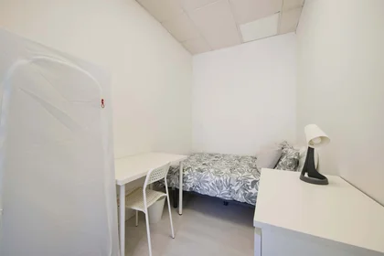 Privatzimmer in der Av. Elias Garcia 147, 1050-154 Lisboa, Portogallo, bild 2 von 45
